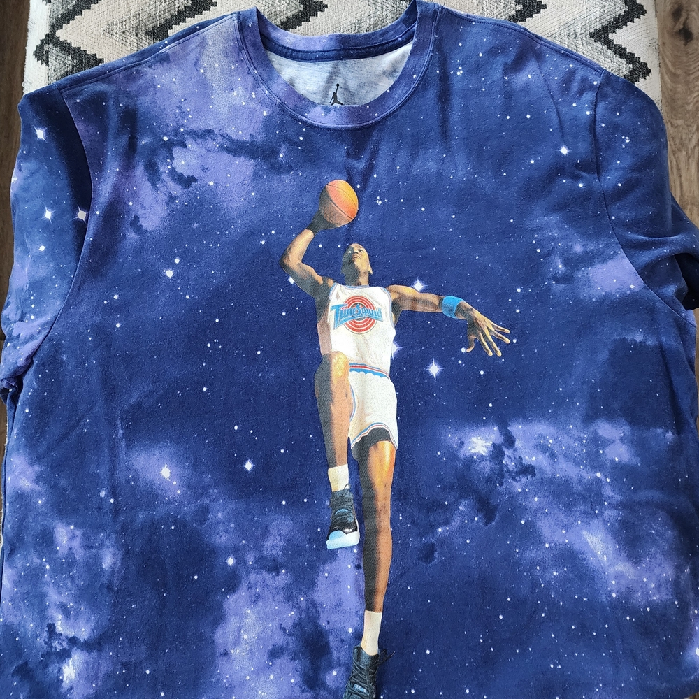Space-Jam Themed MENS T-shirt with Basketball Print